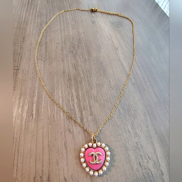 CHANEL Pearls Zipper Pull Heart Pendant/14k Gold Plated Chain - Picture 4 of 5